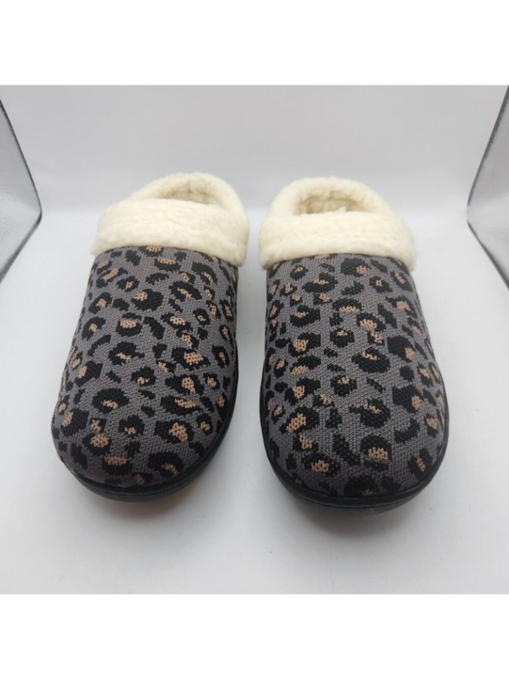 Clarks Cloudsteppers Cheetah Print Gray Vegan Fabric Slipper Shoe US 7 UK 4.5 - Picture 3 of 8